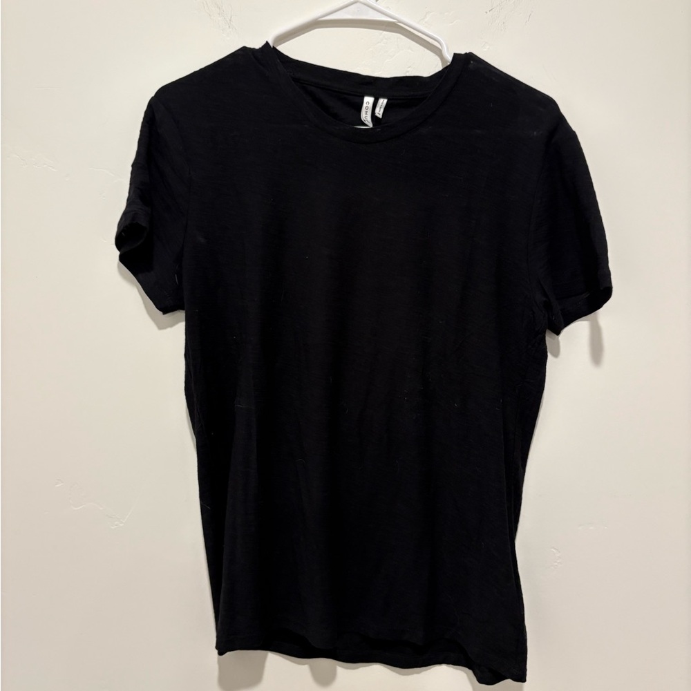 NWOT comune black tee